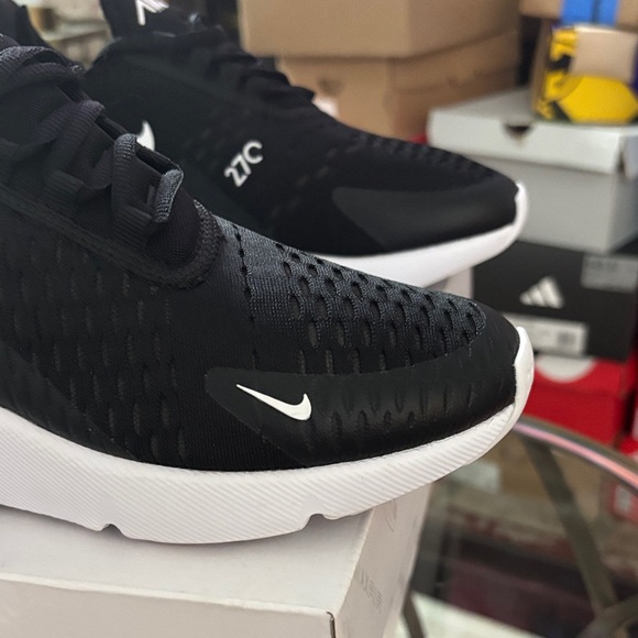Women’s Nike Air Max 270 Black White Sneakers - Picture 4 of 10